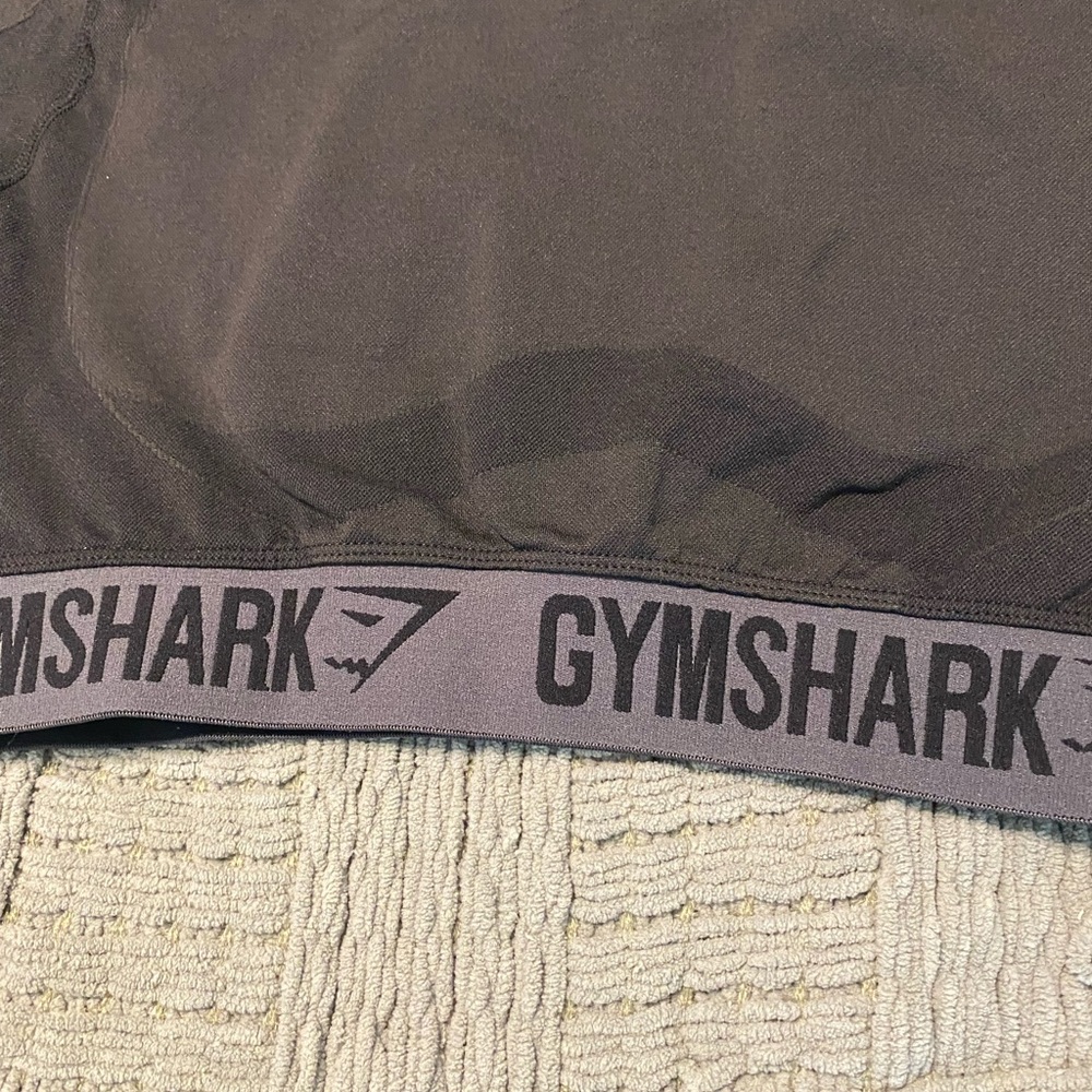 Gymshark black Crop Tee - Picture 2 of 4